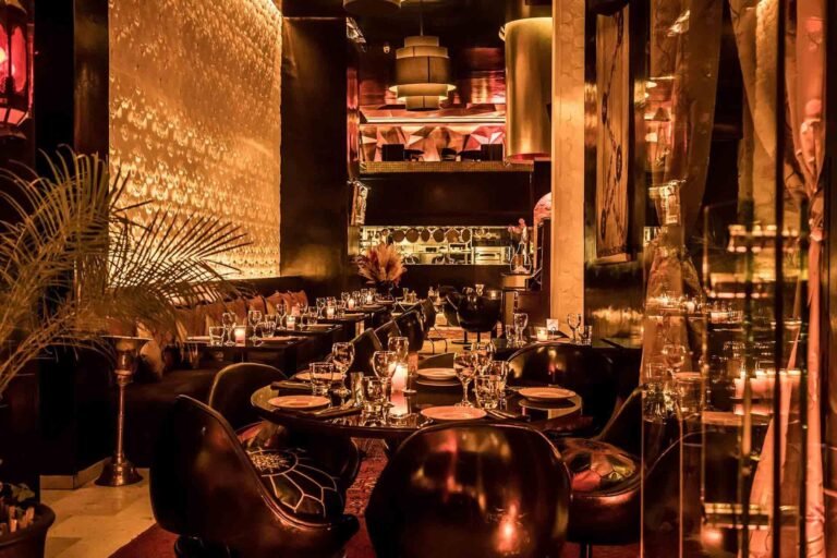 Azar Marrakech rooftop restaurant with Middle Eastern cuisine and live entertainment