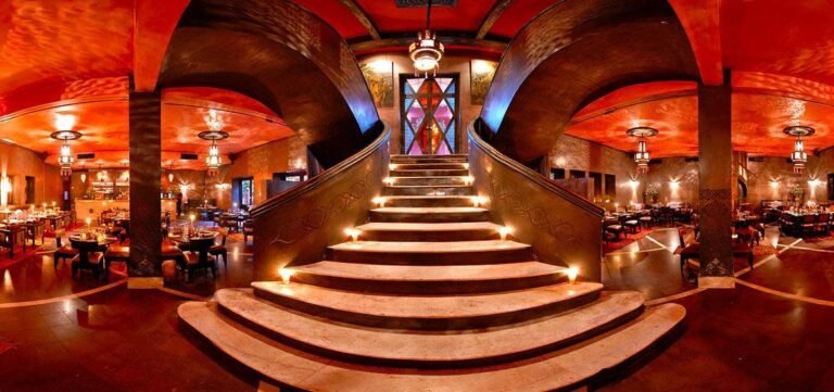 Comptoir Darna Marrakech rooftop restaurant with Moroccan cuisine and live entertainment