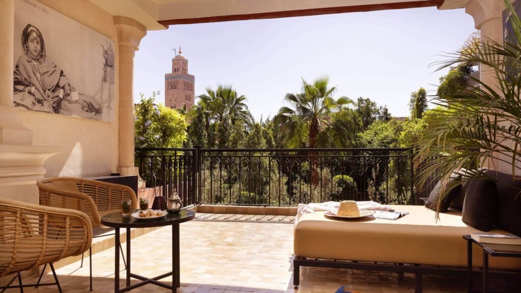Suite avec terrasse privée aux Jardins de La Koutoubia donnant sur les environs de la Médina