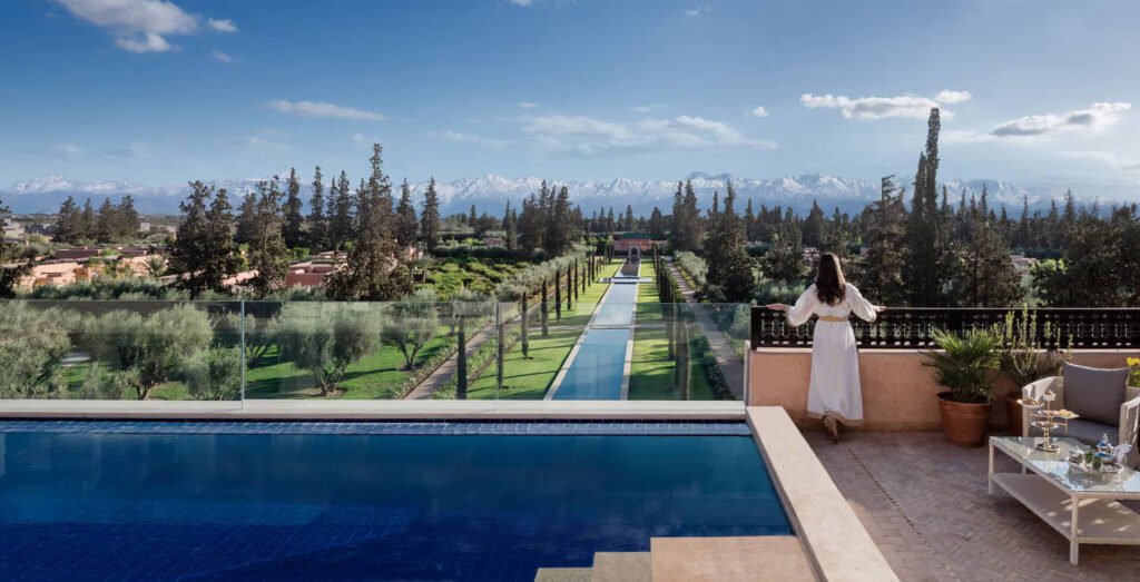 Suite royale au The Oberoi Marrakech avec piscine privée et design inspiré des palais