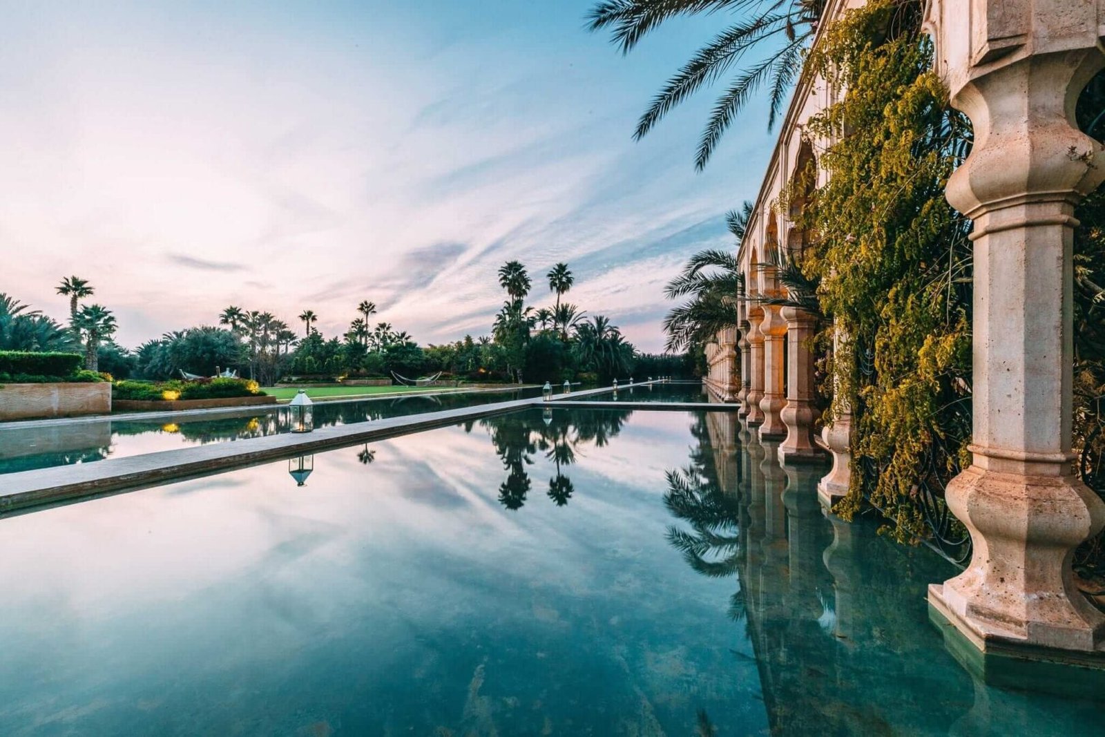 Palais Namaskar : villa de luxe avec piscine privée et jardins paisibles dans la Palmeraie de Marrakech