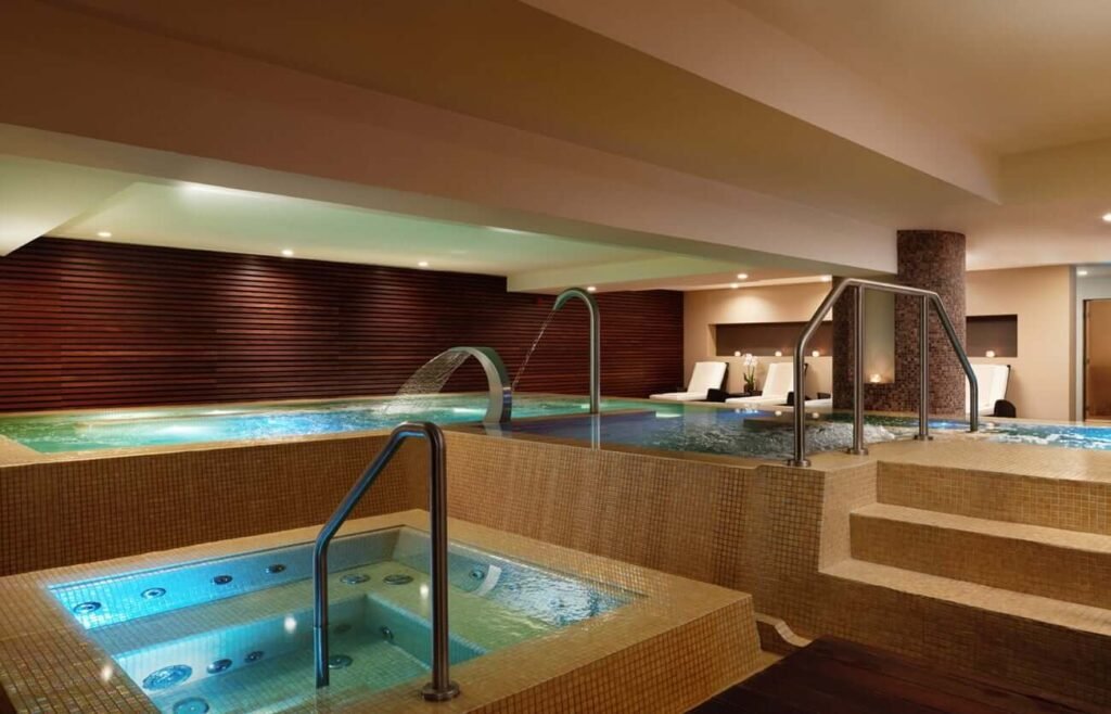 Spa du Palais Namaskar avec salles de soins apaisantes et design axé sur le bien-être