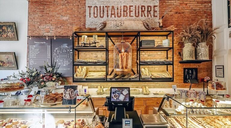 Patisserie Amandine Marrakech bakery with French pastries and casual cafe seating in Gueliz