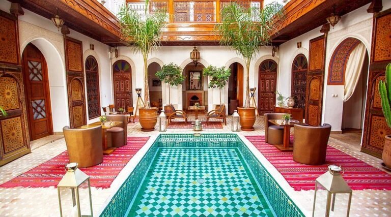 Riad Melhoun & Spa Marrakech tranquil courtyard with pool and traditional Moroccan decor
